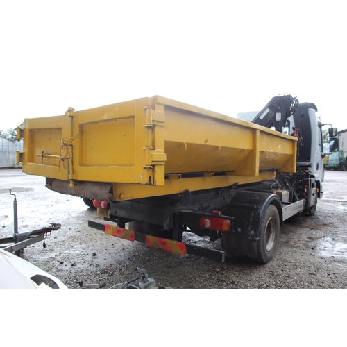 199 - 2009 DAF LF DIESEL MANUAL DROP SIDE LORRY  WITH HIAB HOOK LOADER RK58REU 189020 MILES 7500KG  HIAB R... 