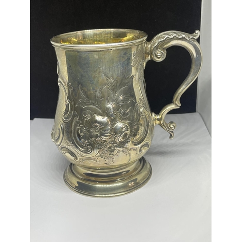 95 - A HALLMARKED LONDON SILVER DECORATIVE TANKARD GROSS WEIGHT 263.9 GRAMS