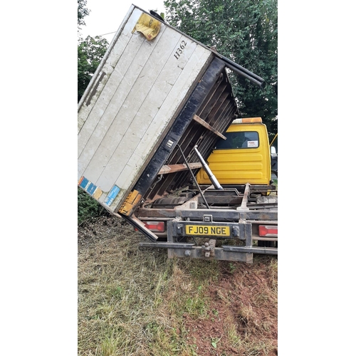 181 - 2009 IVECO 65C18 3 WAY TIPPER WITH TAIL LIFT ALL FULL WORKING ORDER. MOT TILL FEBRUARY 2024, ONE PRE... 