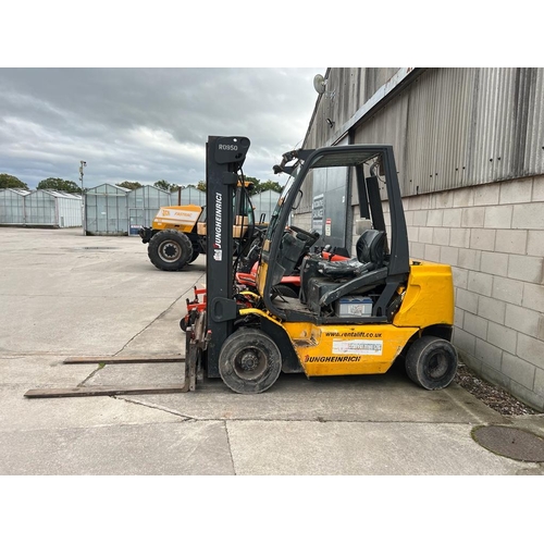 200 - JUNGHEINRICH DFG 25 BK 2.5 TONNE FORKLIFT 6533 HOURS SERIAL NUMBER 100036265 KEY IN THE PAY OFFICE +... 