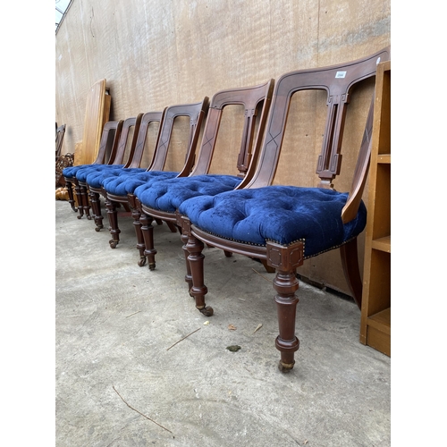 2996 - A SET OF SIX VICTORIAN MAHOGANY DINING CHAIRS ON TURNED FRONT LEGS