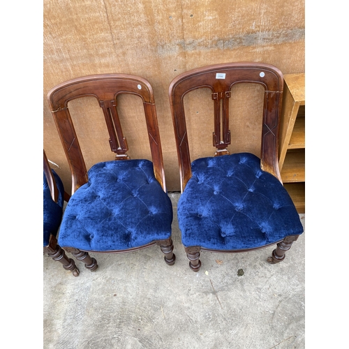 2996 - A SET OF SIX VICTORIAN MAHOGANY DINING CHAIRS ON TURNED FRONT LEGS