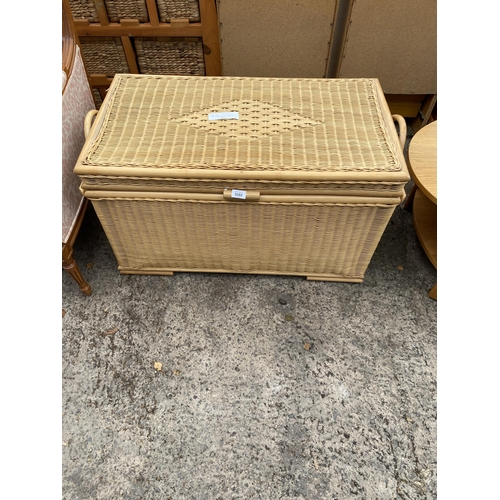 3080 - A WICKER AND BAMBOO BLANKET CHEST, 37