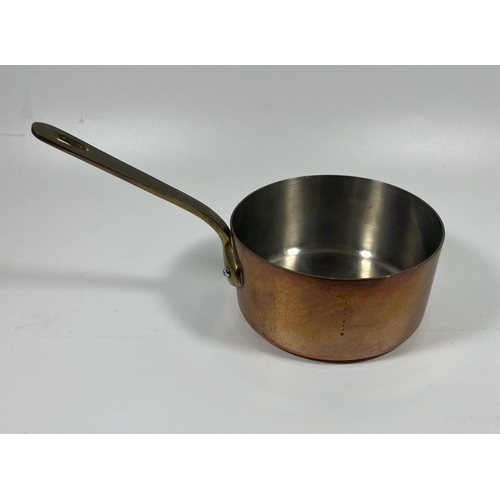 53 - A VINTAGE FRENCH MAUVIEL VILLEDIEU COPPER COOKING POT PAN WITH BRASS HANDLE, POT DIAMETER 12CM