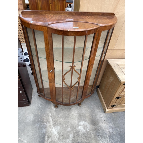 2765 - A MID 20TH CENTURY BOWFRONTED CHINA CABINET ON CABRIOLE LEGS, 36