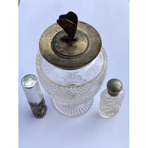 59 - THREE VINTAGE SILVER PLATED ITEMS TO INCLUDE A FINE DETAILED SILVER PLATED AND CUT GLASS JAR WITH A ... 