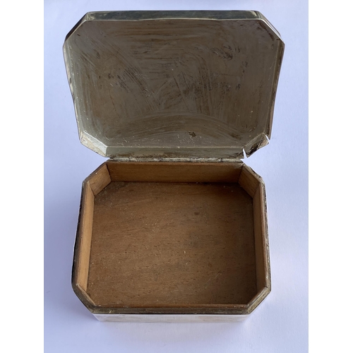 60 - AN ART DECO HALLMARKED SILVER CIGARETTE BOX WITH WOOD LINING, GROSS WEIGHT 249 GRAMS