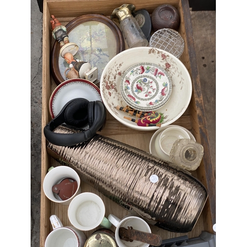 2321 - AN ASSORTMENT OF HOSUEHOLD CLEARANCE ITEMS TO INCLUDE CERAMICS AND GLASSWARE ETC