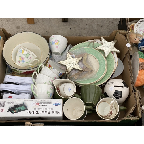 2323 - AN ASSORTMENT OF HOSUEHOLD CLEARANCE ITEMS TO INCLUDE CERAMICS AND GLASSWARE ETC