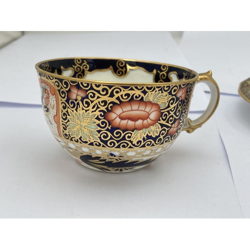 376 - A ROYAL CROWN DERBY 4591 IMARI CUP & SAUCER