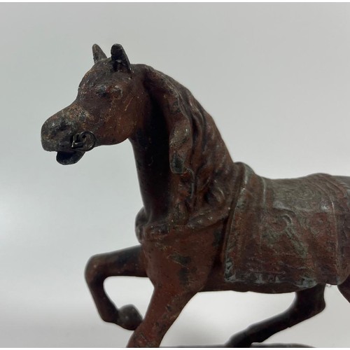 78 - A VINTAGE CAST IRON OR SPELTER MODEL OF A HORSE ON A WOODEN BASE, HEIGHT 16CM