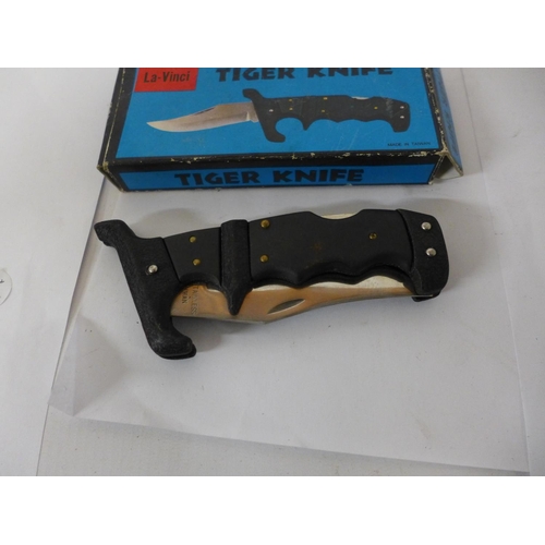 391 - A BOXED LA-VINCI TIGER KNIFE, 9CM BLADE, LENGTH 22CM