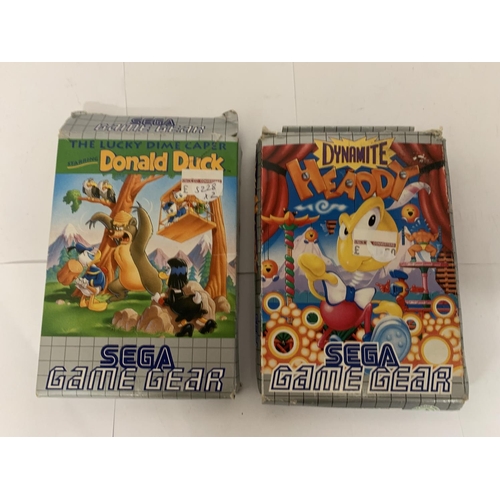 322 - TWO BOXED SEGA GAME GEAR GAMES TO INCLUDE THE LUCKY DIME CAPER STARRING DONALD DUCK AND DYNAMITE HEA... 