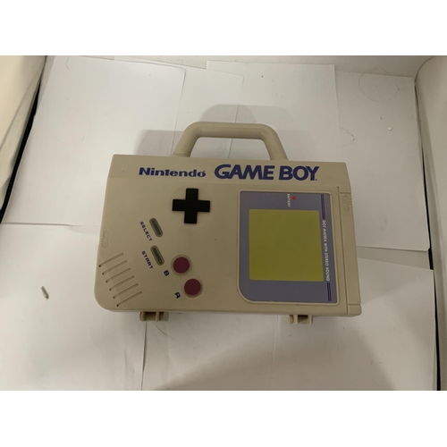 338 - A NINTENDO GAMEBOY STORAGE CASE