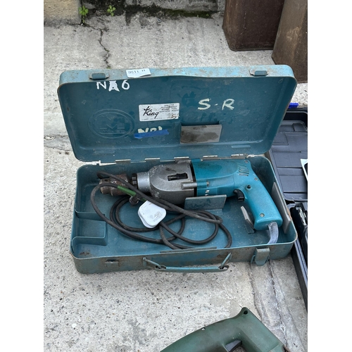 40 - AN ASSORTMENT OF POWER TOOLS TO INCLUDE A ROUTER AND A BATTERY DRILL ETC NO VAT