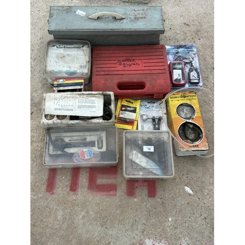 70 - AN ASSORTMENT OF TOOLS TO INCLUDE A BRAKE REWIND KIT, A FAULT READER AND A FUEL PUMP TESTER ETC NO V... 