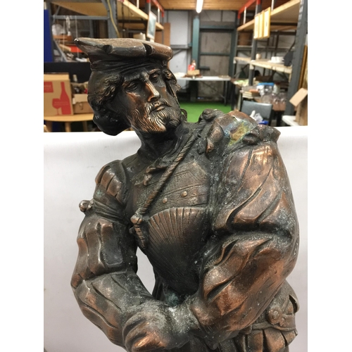 13 - A LARGE BRONZE EFFECT SPELTER FIGURE OF A 16TH CENTURY ITALIAN MUSKETEER ON PEDESTAL, 30