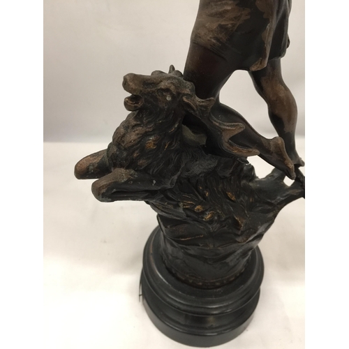 27 - A PAIR OF VINTAGE FRENCH SPELTER CLASSICAL FIGURES TITLED 'LE CHASSEUR' AND 'LA CHASSERESSE'