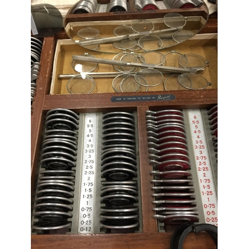 40 - A RAYNER OPTICAL TESTING SET COMPLETE WITH LENS', TESTING GLASSES, CASED SPECTACLES ETC