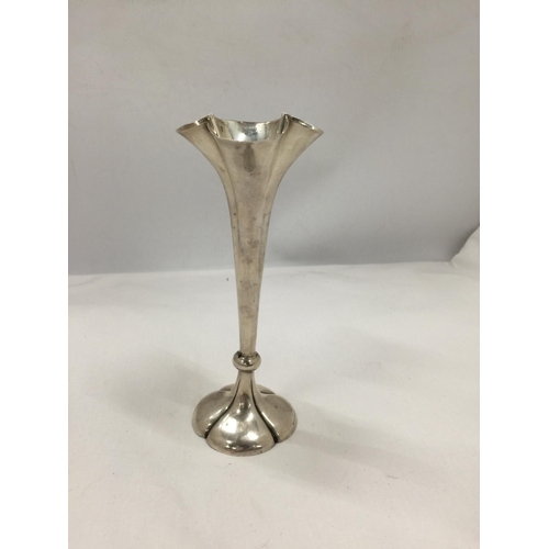 9 - A LONDON HALLMARKED SILVER BUD VASE, WEIGHTED BASE