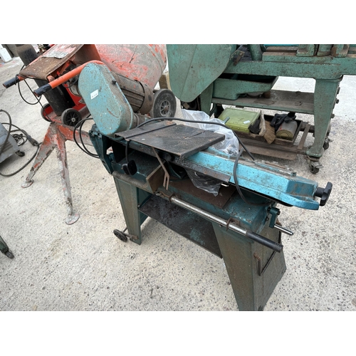 124 - A CLARKE METALWORKER 4½ INCH BAND SAW - NO VAT