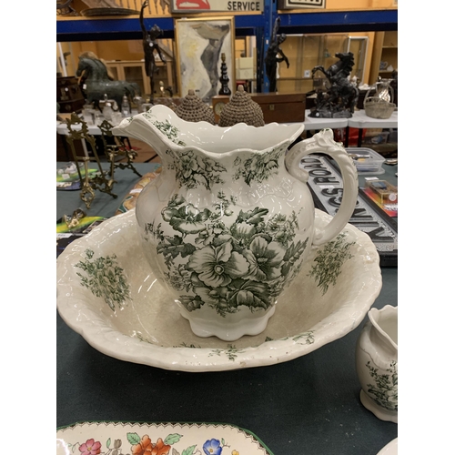 185 - A GROUP OF 19TH CENTURY AND LATER CERAMICS TO INCLUDE WASH JUG AND BOWL, COPELAND SPODE CHINESE ROSE... 