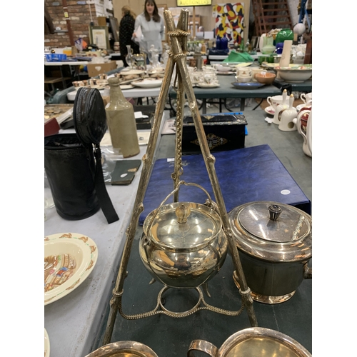 207 - A GROUP OF SILVER PLATED ITEMS TO INCLUDE COOKING POT AND TRIPOD BRANCH STAND ETC