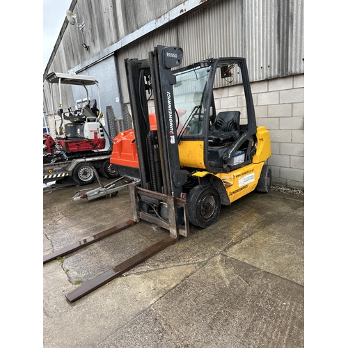 203 - JUNGHEINRICH DFG 25 BK 2.5 TONNE FORKLIFT 6533 HOURS SERIAL NUMBER 100036265 KEY IN THE PAY OFFICE +... 