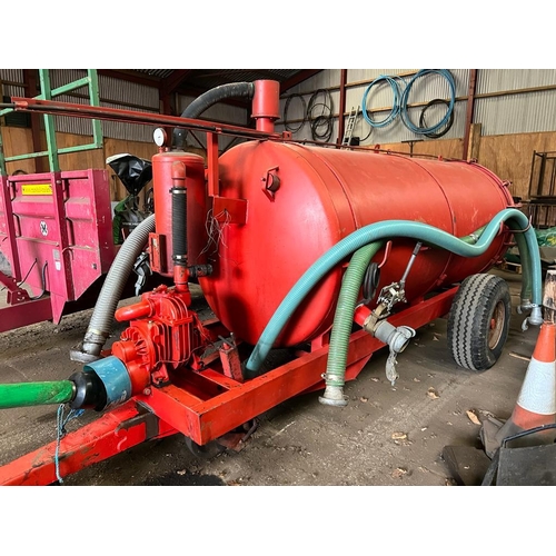 230 - 900 GALLON SLURRY TANKER IN GOOD WORKING ORDER WITH 4 PIPES + VAT