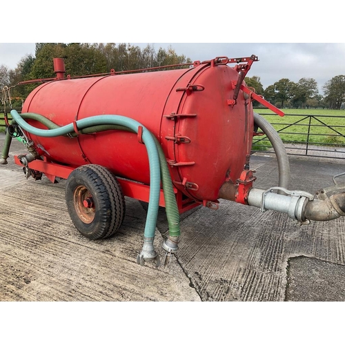 230 - 900 GALLON SLURRY TANKER IN GOOD WORKING ORDER WITH 4 PIPES + VAT