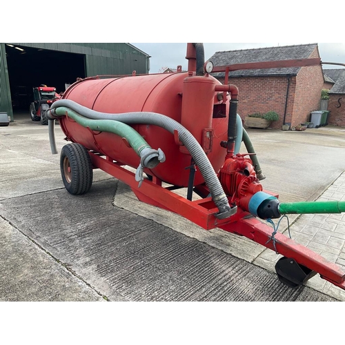 230 - 900 GALLON SLURRY TANKER IN GOOD WORKING ORDER WITH 4 PIPES + VAT