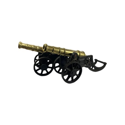 300A - A PAIR OF HEAVY CAST IRON AND SOLID BRASS VINTAGE CANNONS, LENGTH 47 CM