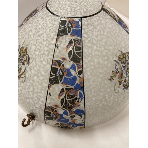 443 - A VINTAGE GLASS CEILING LIGHT SHADE WITH MOTTLED WHITE AND ABSTRACT DESIGN, DIAMETER APPROX 37CM