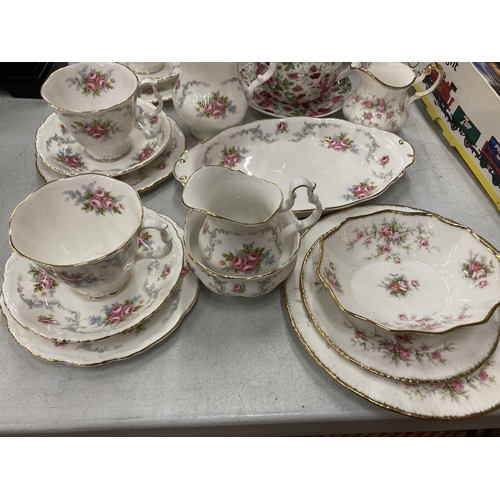 253 - A MIXED COLLECTION OF BONE CHINA TEA WARES  TO INCLUDE ROYAL ALBERT 'VICTORIA ROSE', MAXWELL & WILLI... 