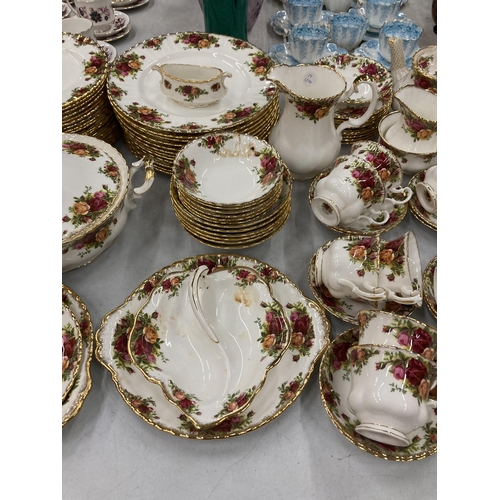 258 - A LARGE 100+ PIECE ROYAL ALBERT 'OLD COUNTRY ROSES' DINNER AND TEA SERVICE COMPRISING COFFEE POT, TW... 