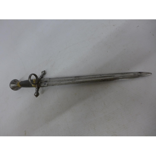 402 - A 15TH/17TH CENTURY MAIN-GAUCHE (LEFT HAND PARRYING DAGGER), 28CM DOUBLE EDGED BLADE WITH SHIELD ARM... 