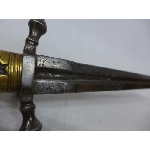 402 - A 15TH/17TH CENTURY MAIN-GAUCHE (LEFT HAND PARRYING DAGGER), 28CM DOUBLE EDGED BLADE WITH SHIELD ARM... 