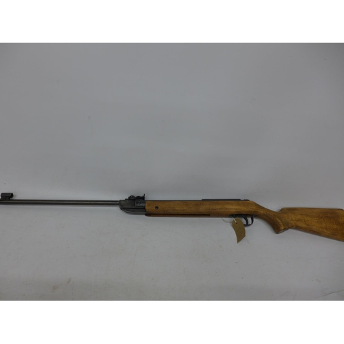 404 - A DIANA MOD 24 .177 CALIBRE AIR RIFLE, 44CM BARREL, SERIAL NUMBER 762310, LENGTH 104CM