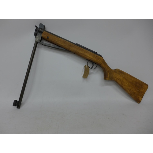 404 - A DIANA MOD 24 .177 CALIBRE AIR RIFLE, 44CM BARREL, SERIAL NUMBER 762310, LENGTH 104CM