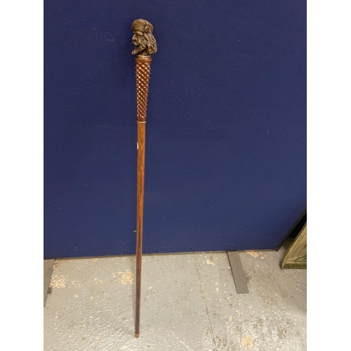 85 - A VINTAGE WALKING STICK WITH BRONZE EFFECT MAN TOP