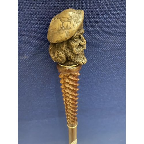 85 - A VINTAGE WALKING STICK WITH BRONZE EFFECT MAN TOP