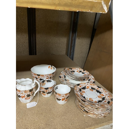 1086 - A VINTAGE FLORAL BONE CHINA TEA SET