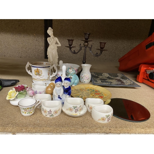 1089 - A MIXED LOT TO INCLUDE COMMEMORATIVE TANKARD, FIGURE ETC