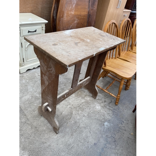 3056 - AN OAK KITCHEN TABLE WITH PEGGED STRETCHER RAIL