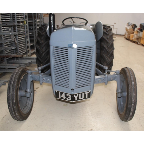 204 - FERGUSON TED 20 TRACTOR, PETROL, REGISTRATION 143 YUT (1951) SOLD AS SEEN, NO WARRANTY  NO  VAT