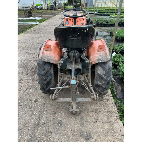 301 - KUBOTA B6100 MINI TRACTOR + VAT TO BE COLLECTED FROM NEWBURGH NEAR WIGAN FURTHER DETAILS NIGEL ASHLE... 