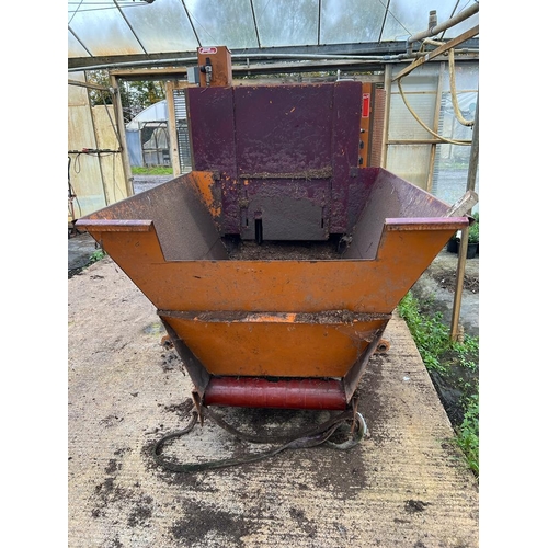 302 - JAVO SUPER 3 PHASE POTTING MACHINE USED REGULARLY BELIEVED WORKING + VAT TO BE COLLECTED FROM NEWBUR... 