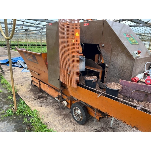 302 - JAVO SUPER 3 PHASE POTTING MACHINE USED REGULARLY BELIEVED WORKING + VAT TO BE COLLECTED FROM NEWBUR... 