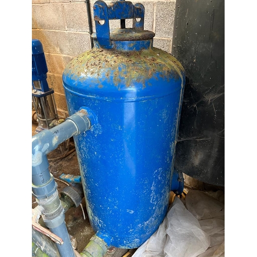 307 - LOWARA PUMP AND A FILTER TANK + VAT TO BE CLLECTED FROM NEWBURGH NEAR WIGAN FURTHER DETAILS NIGEL AS... 