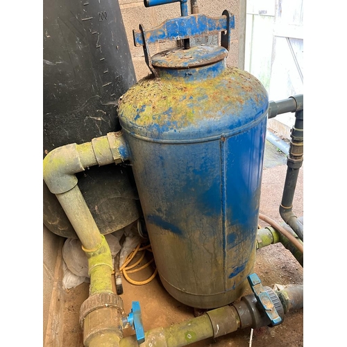 307 - LOWARA PUMP AND A FILTER TANK + VAT TO BE CLLECTED FROM NEWBURGH NEAR WIGAN FURTHER DETAILS NIGEL AS... 